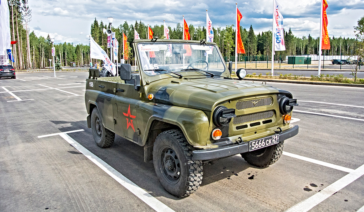 УАЗ представил новую линейку Патриот на Международном военно-техническом форуме «Армия-2015»
