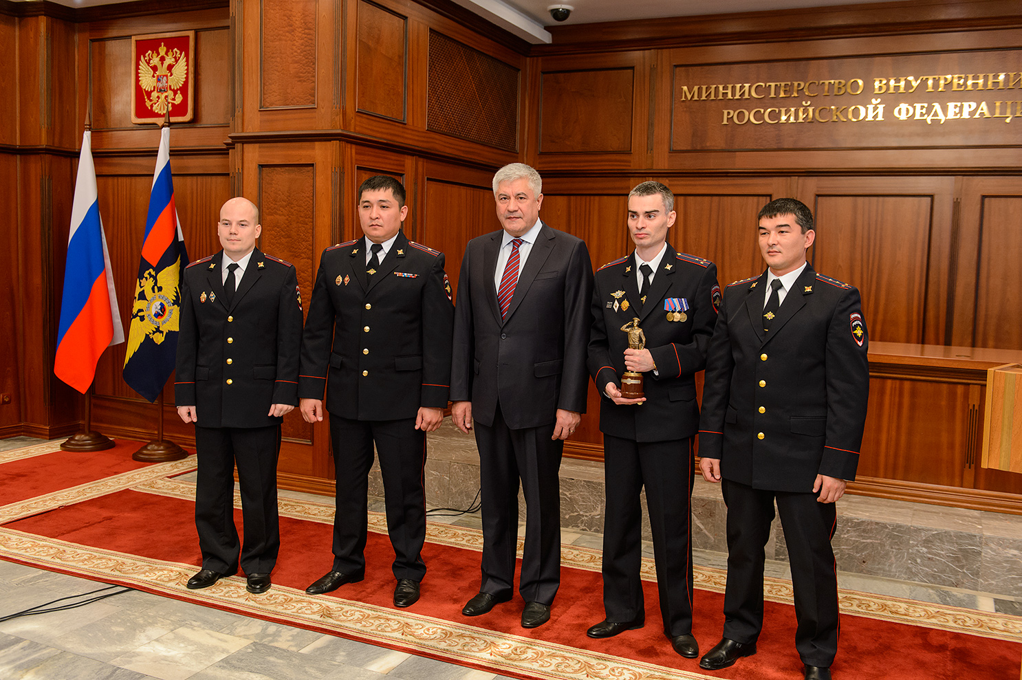 «Народный участковый 2016» выиграл новый УАЗ Патриот