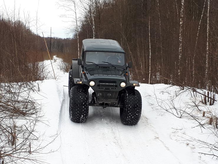 Тест-драйв вездехода «Трэкол»: как превратить UAZ Hunter в танк